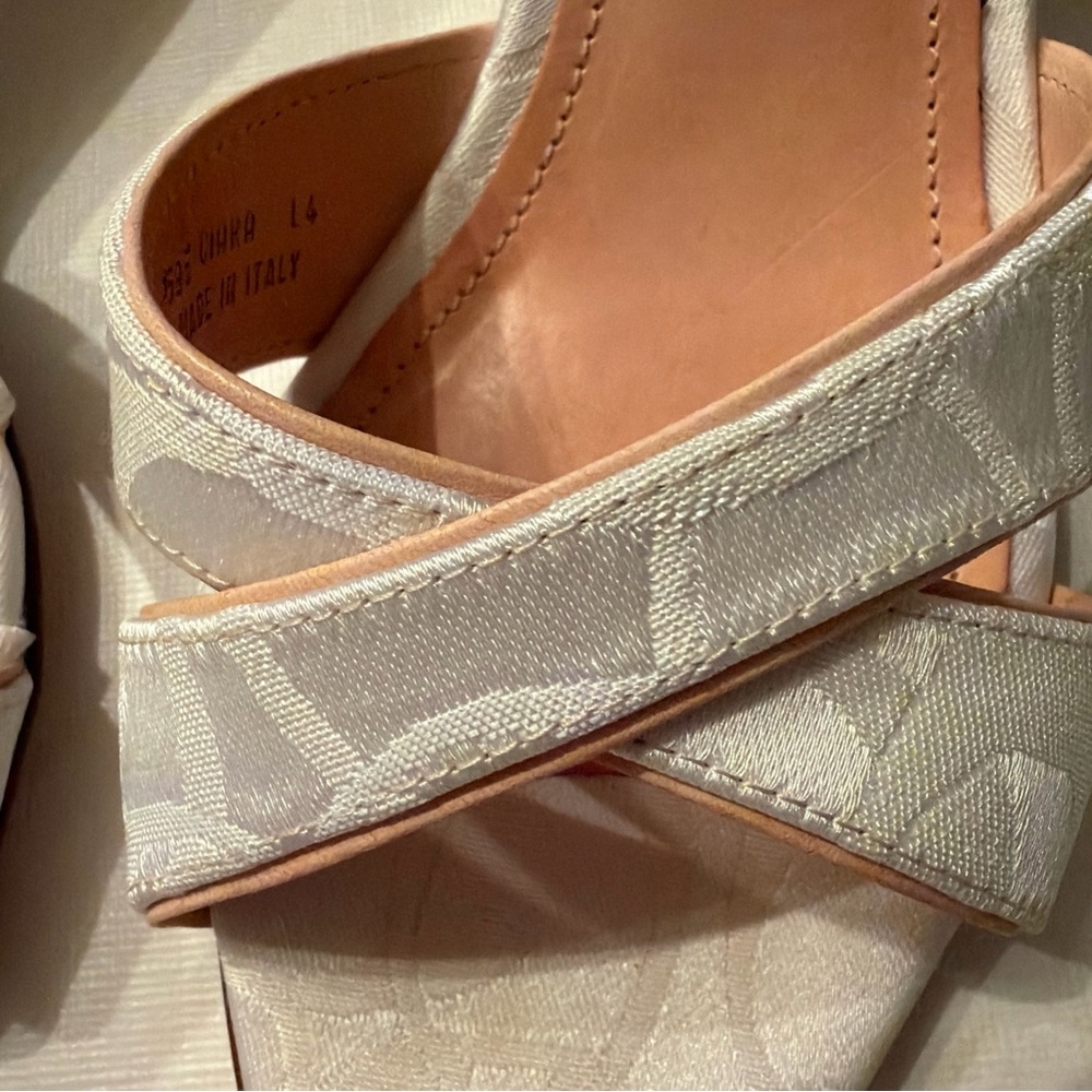 NWT Coach Ciara P595 white signature canvas, natural leather, 9M - Picture 2 of 12